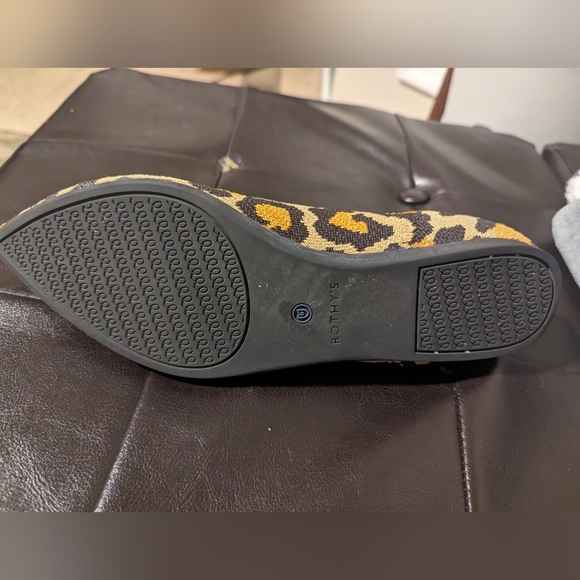 Rothy's Big Cat Points | Original Sizing - Picture 2 of 4